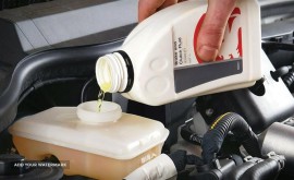 تعویض روغن ترمز