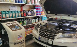 تعویض روغن گیربکس با دستگاه ساکشن