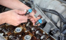 شستشوی انژکتور خودرو در خیابان آتشگاه