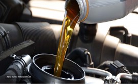 تعویض روغن موتور خودرو در خیابان وحید