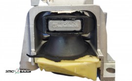 لوازم یدکی پیشرو کار - دسته موتور رنو سفران