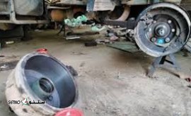 باز و بست کردن چرخ کامیون اصفهان در خیابان شاهپور
