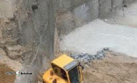 اجاره بیل مکانیکی چرخ زنجیری همراه چکش / اصفهان