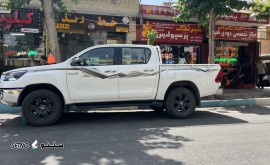 نصب برچسب خودرو تویوتا لندکروز / اصفهان / میدان جمهوری