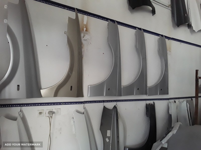 گلگیرهای جلو پژو پارس سفید نقره ای مدادی ۰۹۱۳۸۱۵۸۰۰۳