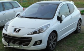 1200px-Peugeot_207_RC_Facelift_front_20100416